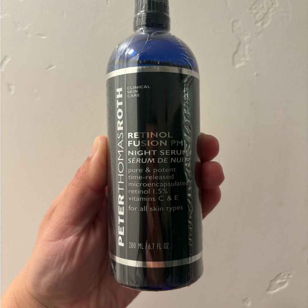 Peter Thomas Roth Retinol Fusion PM Serum - Blue and Black